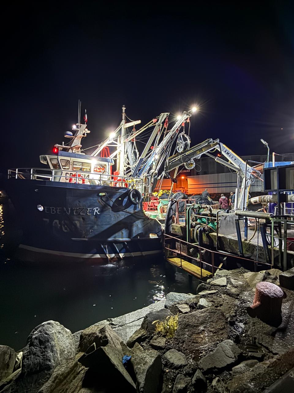Operaciones nocturnas en puerto - Marine Care Service
